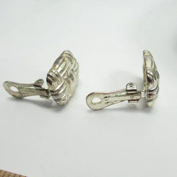 Vintage Clip Earrings - Picture 6 of 7